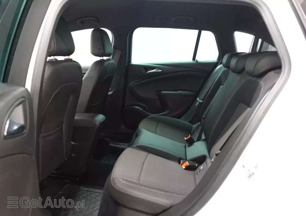 OPEL Astra IV 1.6 CDTI Cosmo