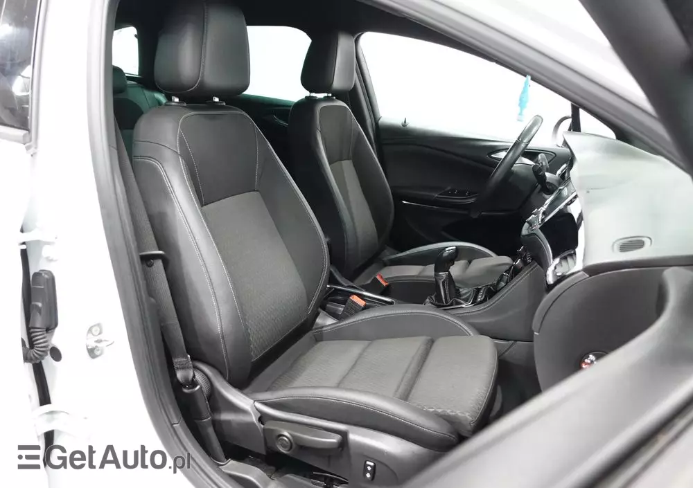 OPEL Astra IV 1.6 CDTI Cosmo