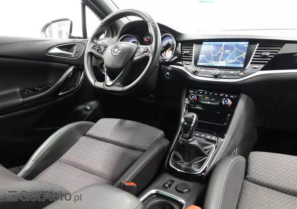 OPEL Astra IV 1.6 CDTI Cosmo