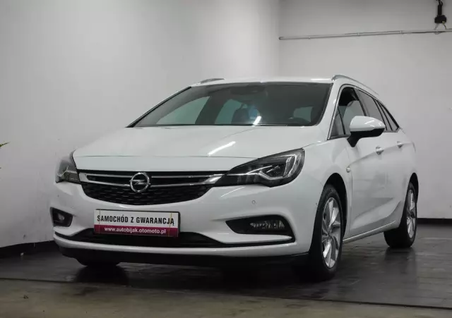 OPEL Astra IV 1.6 CDTI Cosmo