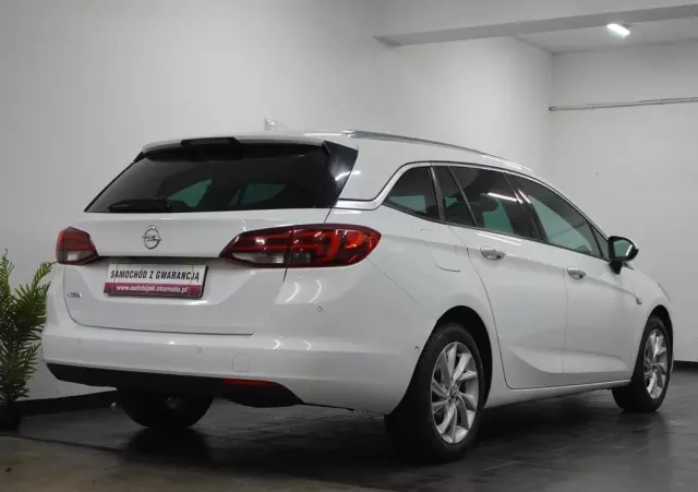 OPEL Astra IV 1.6 CDTI Cosmo