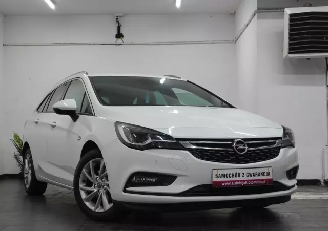 OPEL Astra IV 1.6 CDTI Cosmo