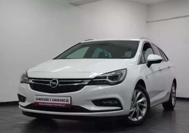 OPEL Astra IV 1.6 CDTI Cosmo