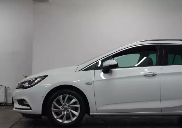 OPEL Astra IV 1.6 CDTI Cosmo