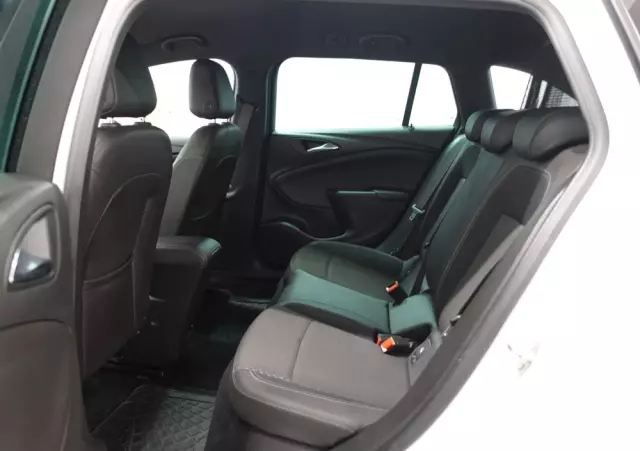 OPEL Astra IV 1.6 CDTI Cosmo