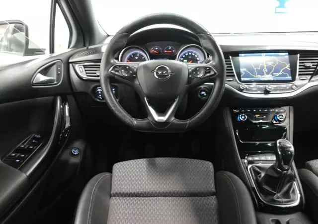 OPEL Astra IV 1.6 CDTI Cosmo