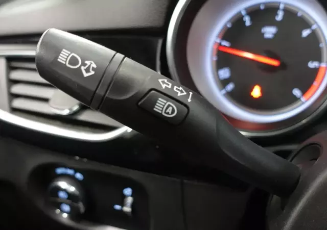 OPEL Astra IV 1.6 CDTI Cosmo