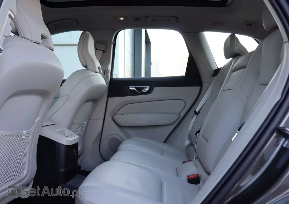 VOLVO XC 60 T8 Plug-In Hybrid AWD Inscription