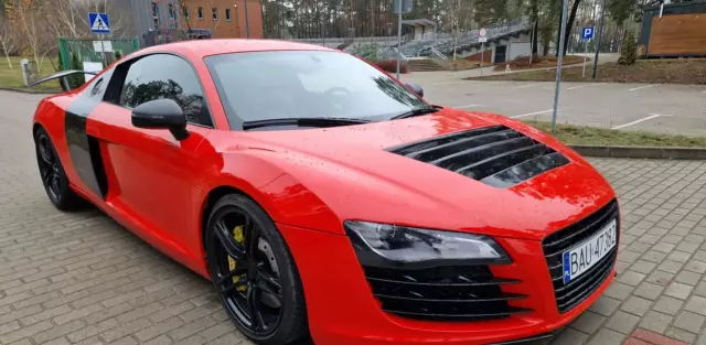 AUDI R8 4.2 FSI V8 (420 KM) quattro