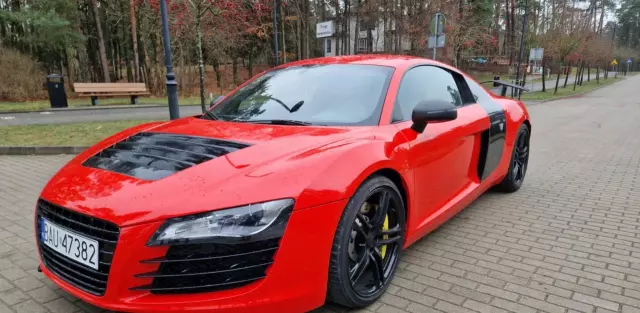 AUDI R8 4.2 FSI V8 (420 KM) quattro