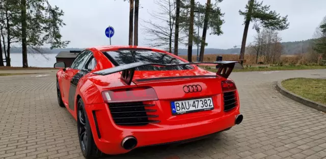 AUDI R8 4.2 FSI V8 (420 KM) quattro