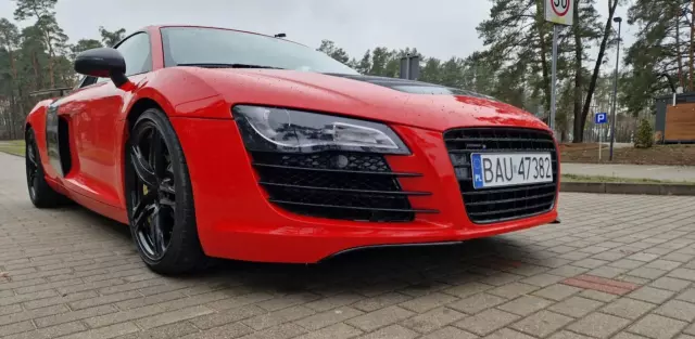 AUDI R8 4.2 FSI V8 (420 KM) quattro