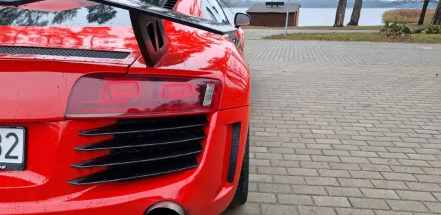 AUDI R8 4.2 FSI V8 (420 KM) quattro