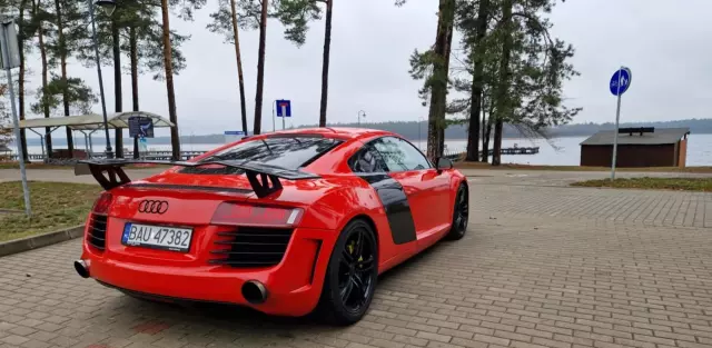 AUDI R8 4.2 FSI V8 (420 KM) quattro