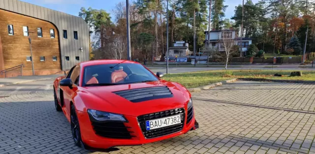 AUDI R8 4.2 FSI V8 (420 KM) quattro