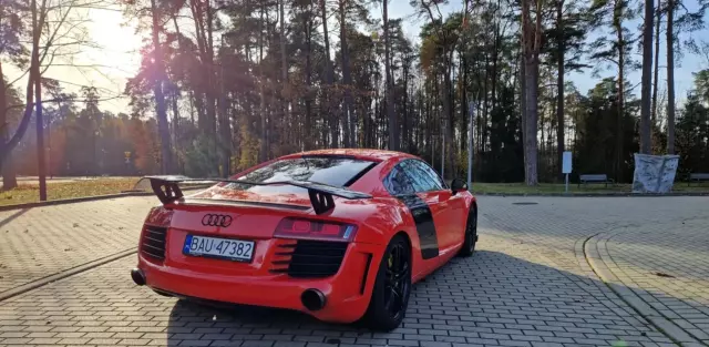 AUDI R8 4.2 FSI V8 (420 KM) quattro