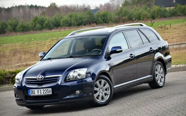 TOYOTA Avensis 