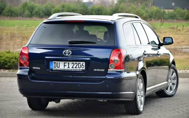 TOYOTA Avensis 