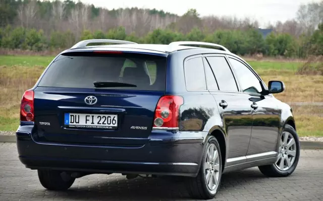 TOYOTA Avensis 
