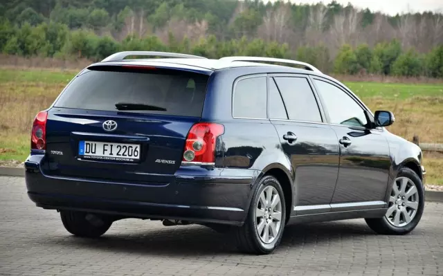 TOYOTA Avensis 