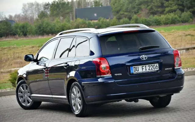 TOYOTA Avensis 