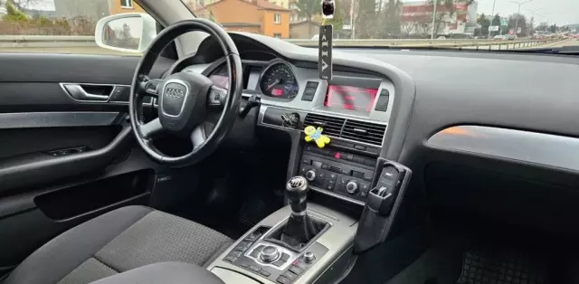 AUDI A6 