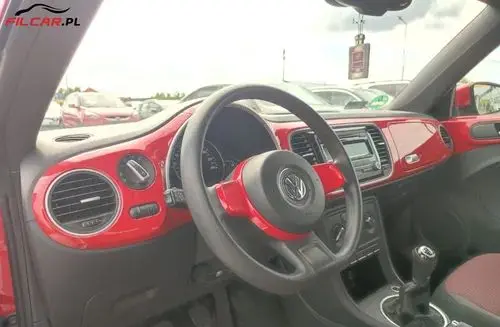 VOLKSWAGEN Beetle 