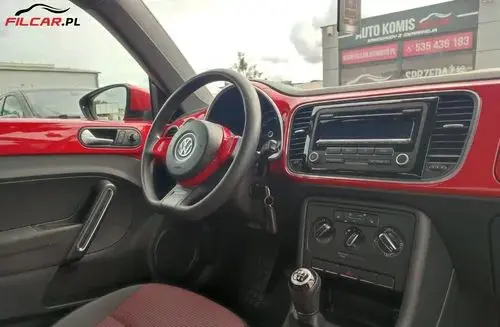 VOLKSWAGEN Beetle 