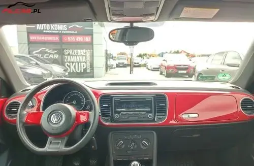 VOLKSWAGEN Beetle 