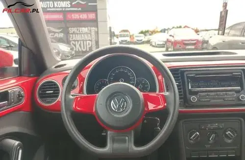 VOLKSWAGEN Beetle 