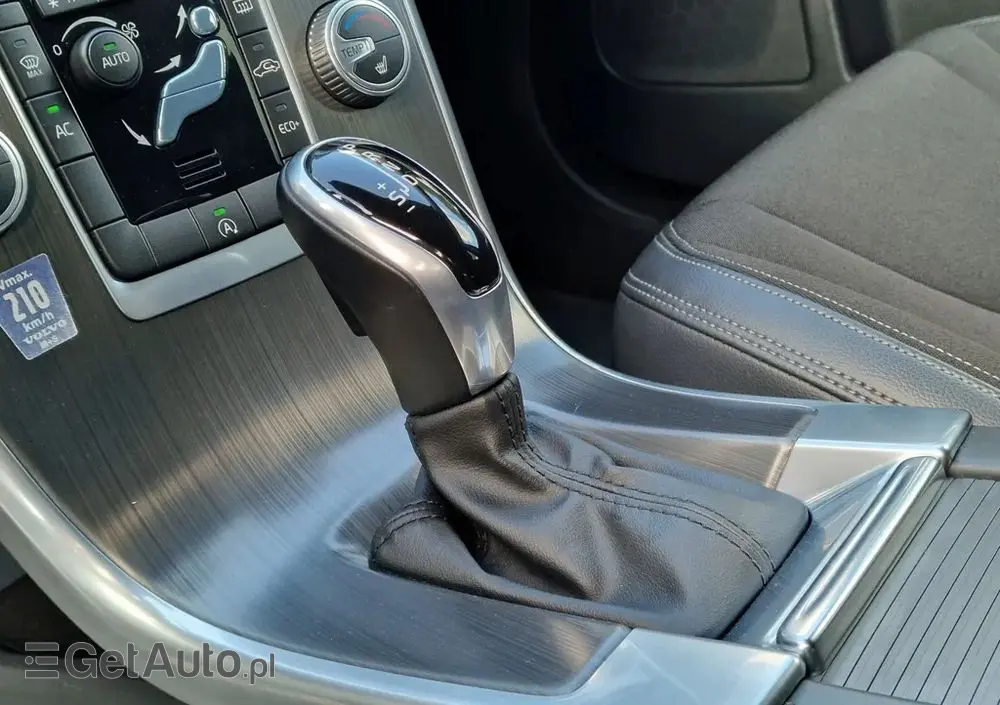 VOLVO XC 60 D4 Drive-E Summum