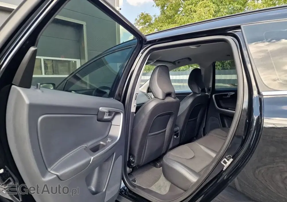 VOLVO XC 60 D4 Drive-E Summum