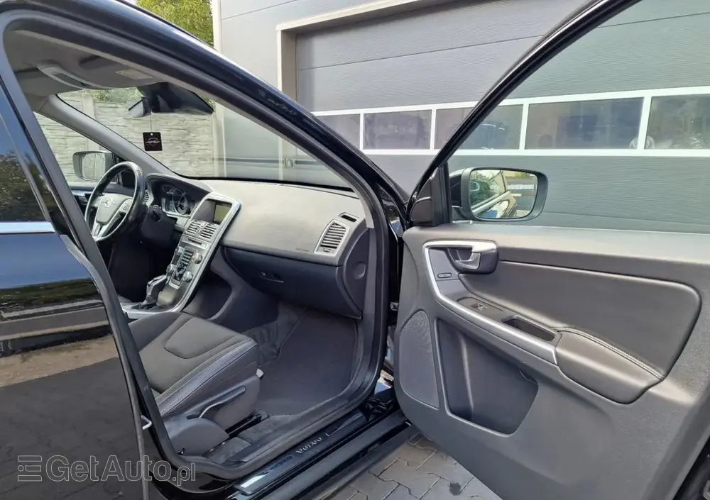 VOLVO XC 60 D4 Drive-E Summum