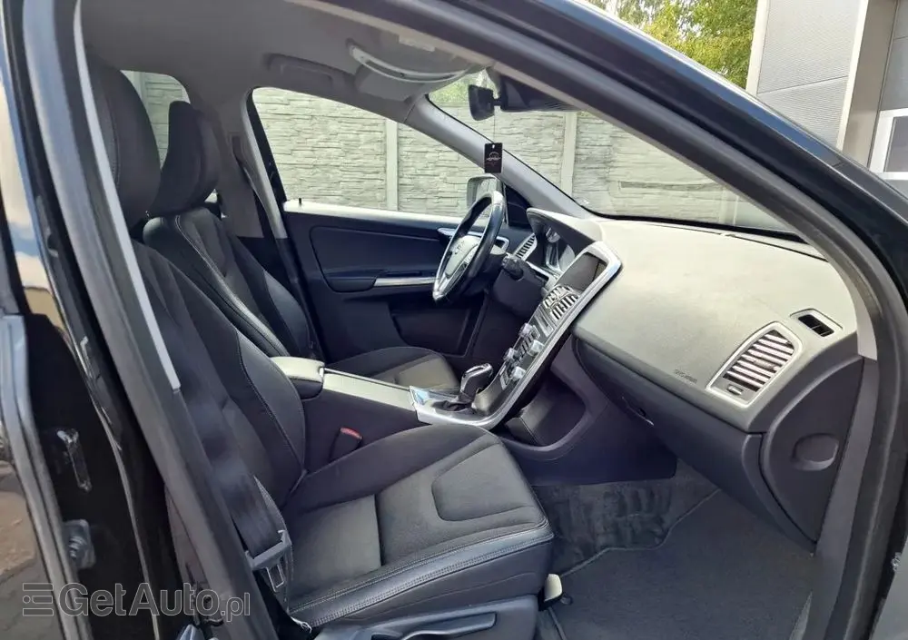 VOLVO XC 60 D4 Drive-E Summum