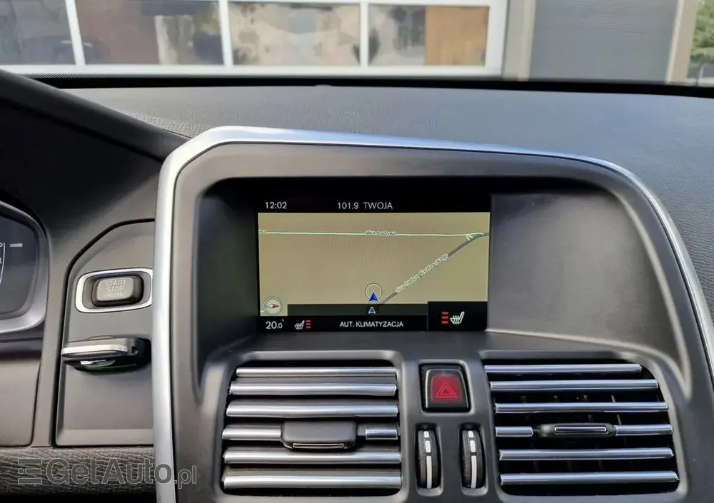 VOLVO XC 60 D4 Drive-E Summum