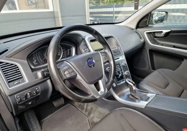 VOLVO XC 60 D4 Drive-E Summum