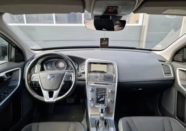 VOLVO XC 60 D4 Drive-E Summum