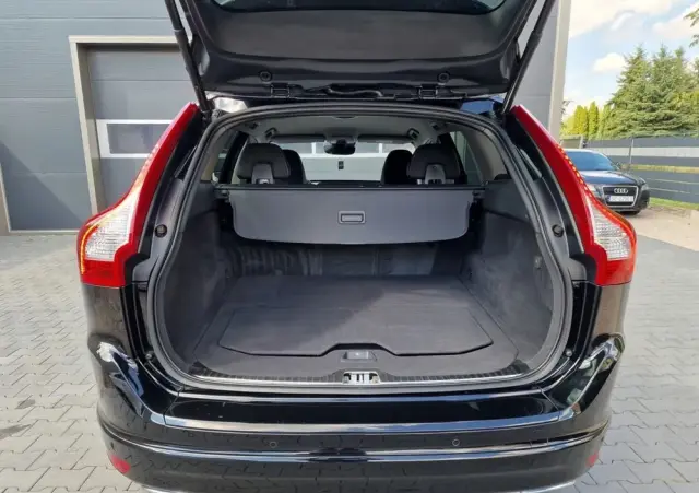 VOLVO XC 60 D4 Drive-E Summum