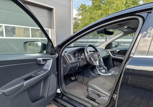 VOLVO XC 60 D4 Drive-E Summum