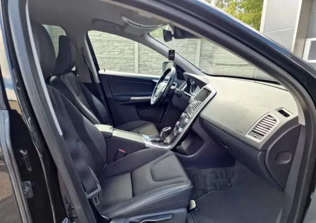 VOLVO XC 60 D4 Drive-E Summum