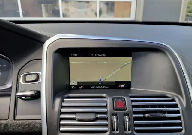 VOLVO XC 60 D4 Drive-E Summum