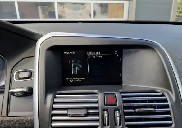 VOLVO XC 60 D4 Drive-E Summum