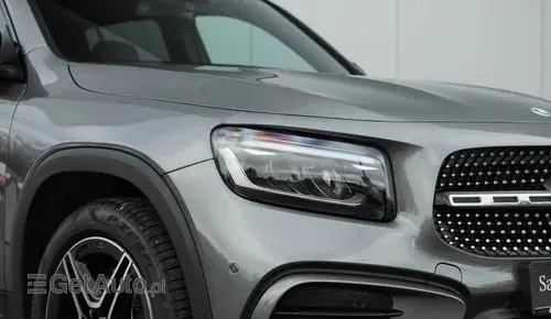 MERCEDES-BENZ GLB 