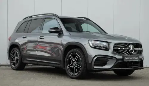 MERCEDES-BENZ GLB 