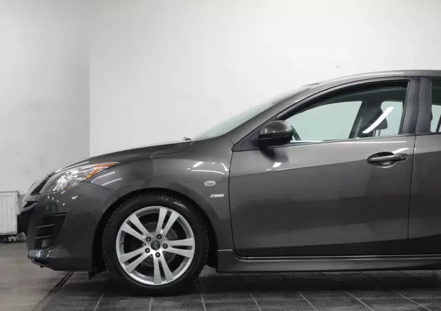 MAZDA 3 1.6 Sport Exclusive