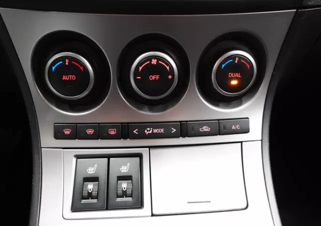 MAZDA 3 1.6 Sport Exclusive