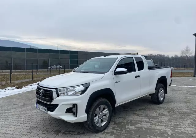 TOYOTA Hilux 2.4 D-4D Extra Cab SR 4x4