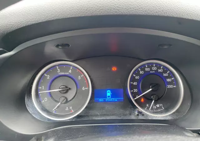 TOYOTA Hilux 2.4 D-4D Extra Cab SR 4x4