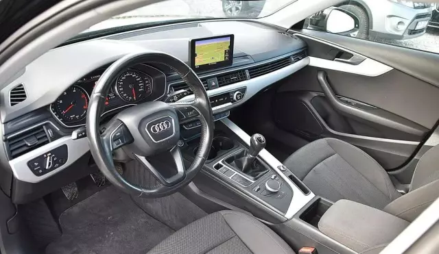 AUDI A4 