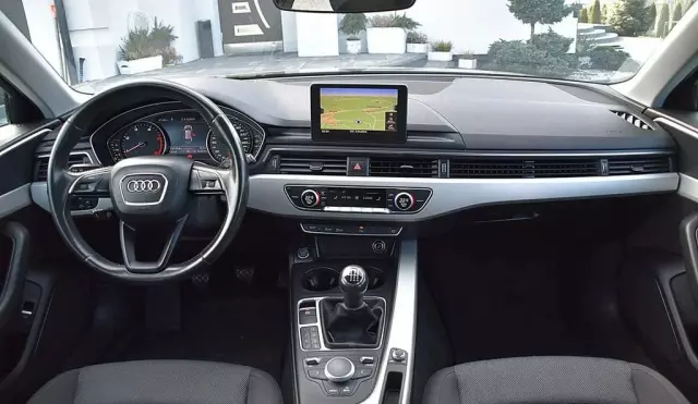 AUDI A4 
